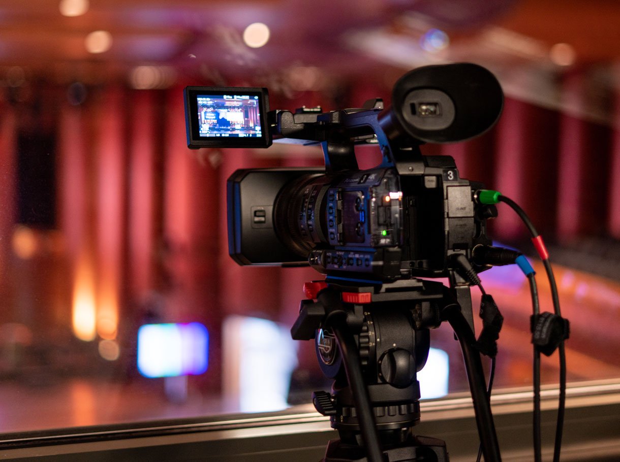 Professionelle Livestreams, Webcasts und hybride Events